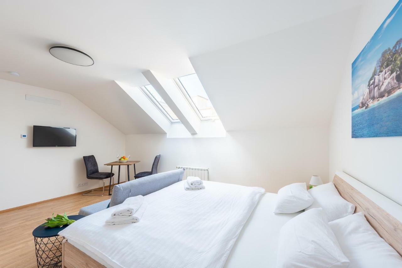 Ferdinand Apartment Prague Extérieur photo
